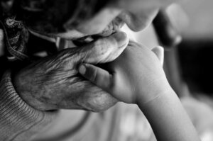 Mi padre optó por irse, mi abuelo se quedó hasta el final de sus días conmigo