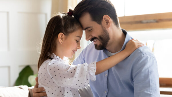 Fortalecer la esencia es fundamental para criar hijas fuertes.