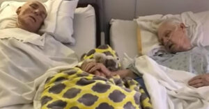 Permanecieron casados 62 años y fallecieron tomados de la mano con 90 minutos de diferencia