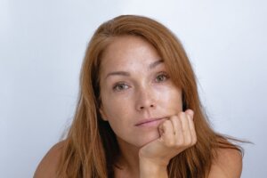 Descubre por qué las personas honestas tienen más probabilidades de estar solas