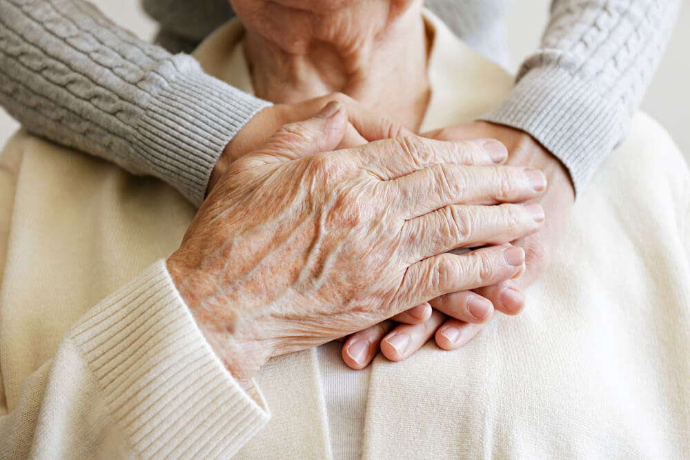 Los 5 errores que pueden dañar el corazón de tu mamá y habías ignorado