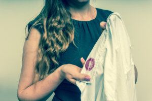 Infidelidad al descubierto: novia lee reveladores chats de su prometido en lugar de los votos matrimoniales