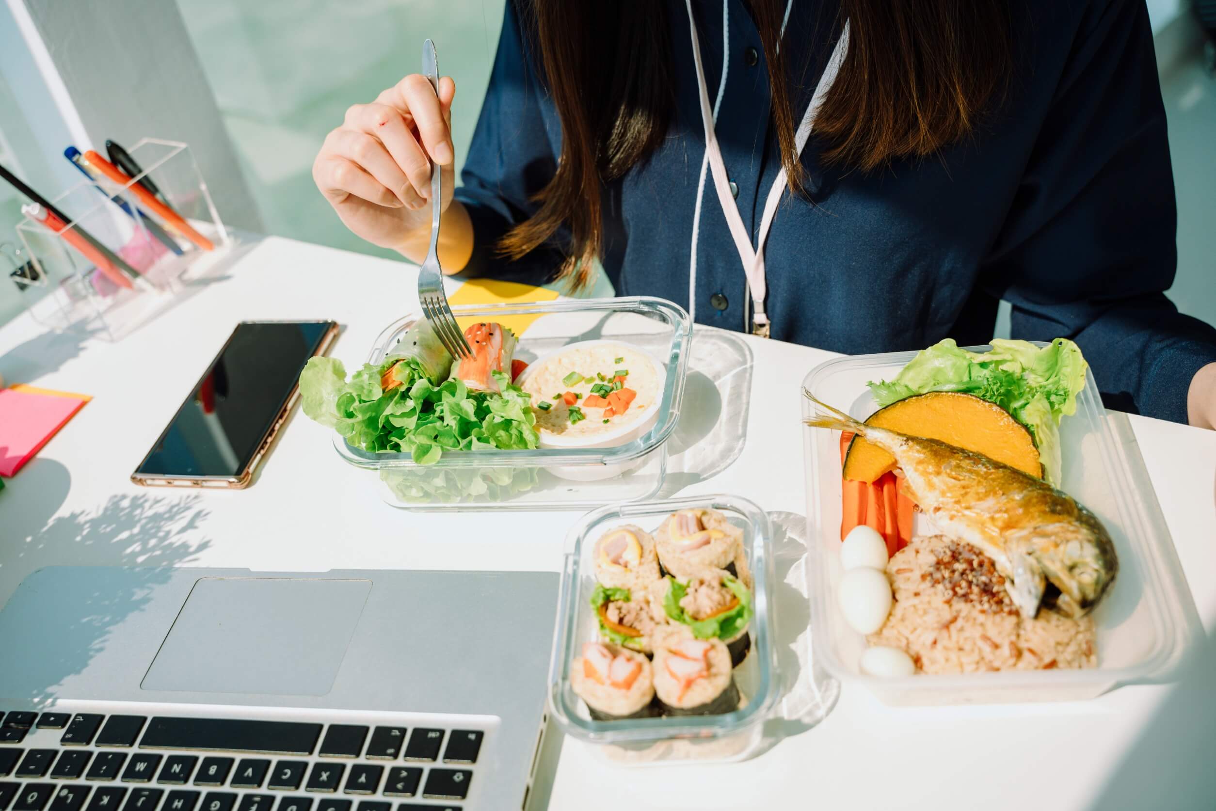 ¿Es posible comer saludable en la oficina?